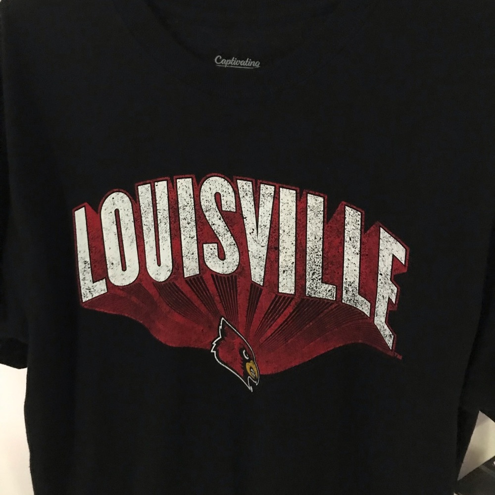 Mens medium Louisville Cardinal T Shiet new with tags BF
